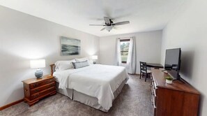 4 bedrooms, desk, WiFi, bed sheets - Cheerful 4 BR in park-like setting near Grand Park (Cicero)