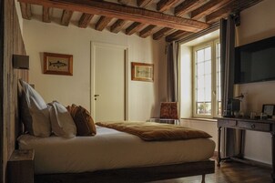 Superior Double Room | In-room safe, laptop workspace, blackout drapes, soundproofing