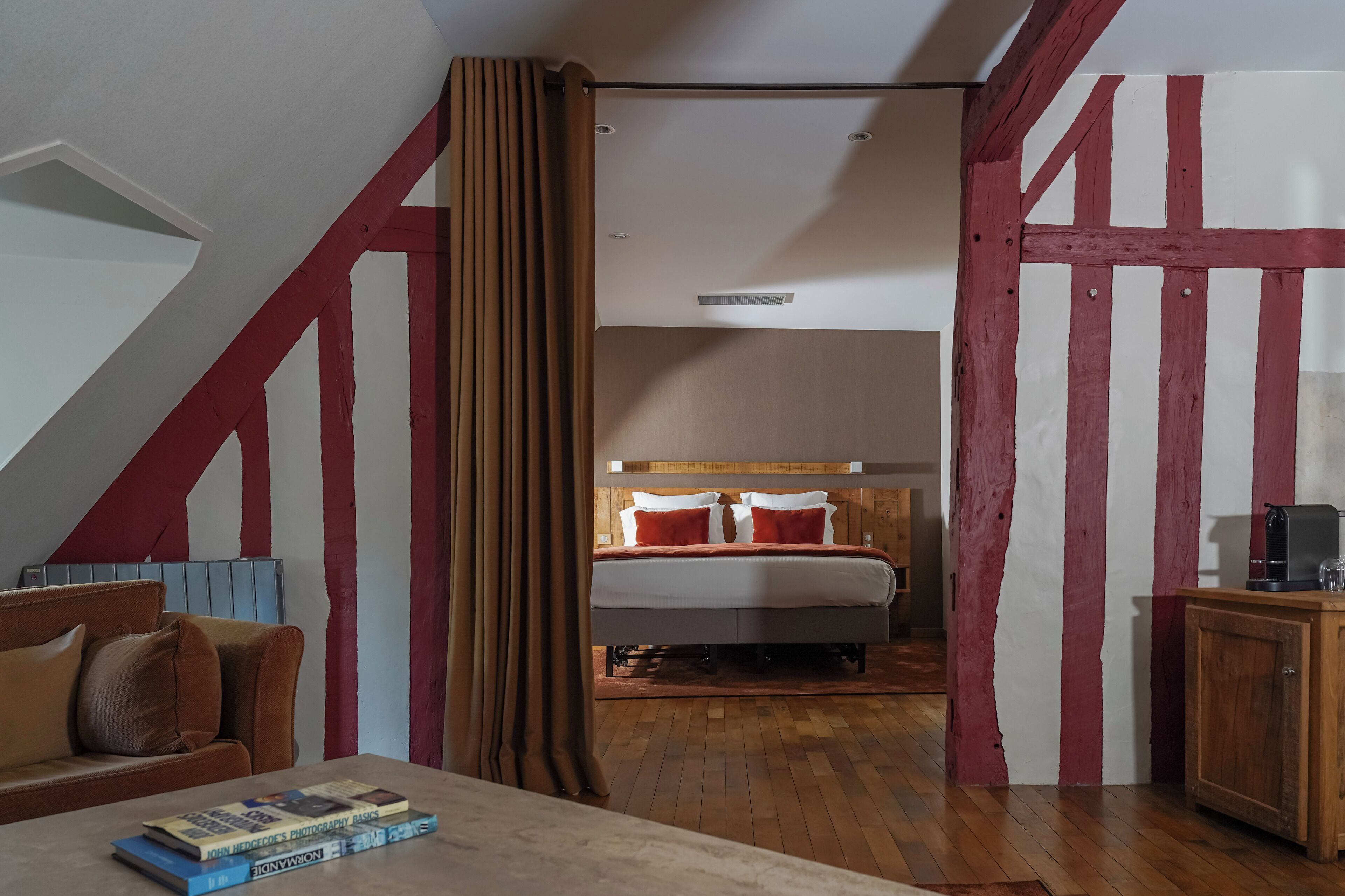 Suite | In-room safe, laptop workspace, blackout drapes, soundproofing