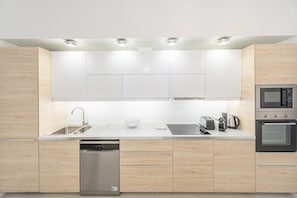2 bedrooms, premium bedding, desk, laptop workspace