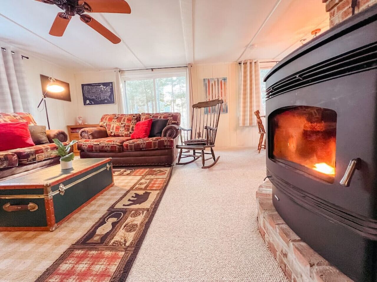 17SM · Renovated 1BR|Deck |Washer/Dryer