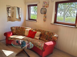 Smart TV, books, video library - Detached thatched house (78sqm) with a large garden in the middle of the Butjadingen peninsula (Butjadingen)