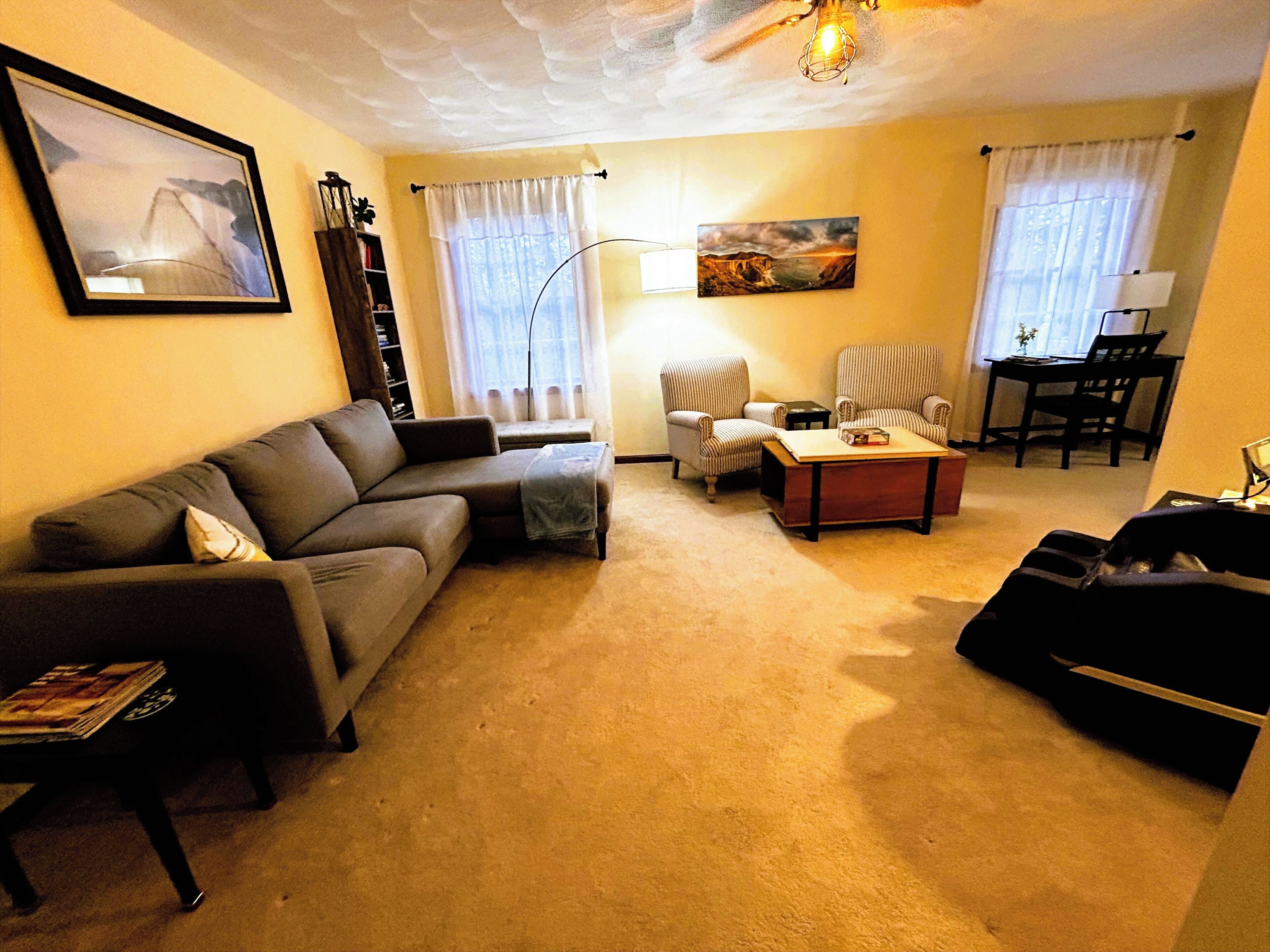 Smart-TV, fotballspill, bordtennis og bøker