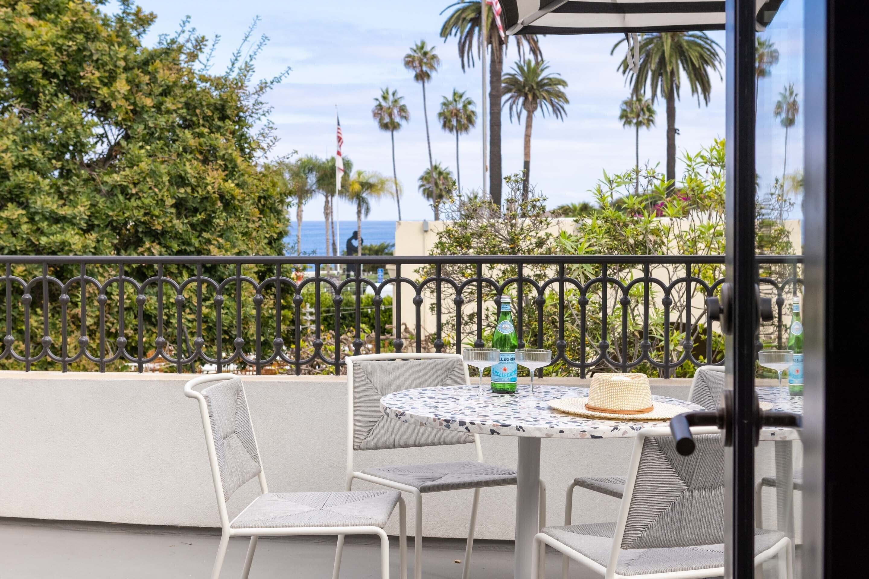 プレミア スイート ベッド (複数台) オーシャンビュー | テラス / パティオ