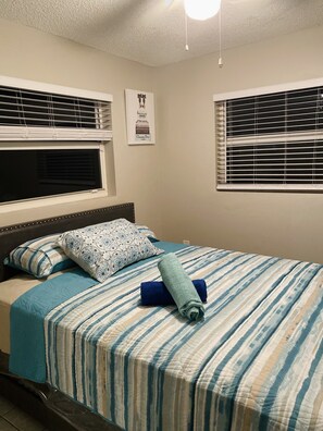 4 bedrooms, iron/ironing board, WiFi, bed sheets