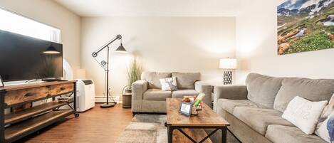 Smart TV, DVD player, videoteca