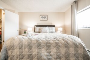2 bedrooms, iron/ironing board, travel cot, free WiFi