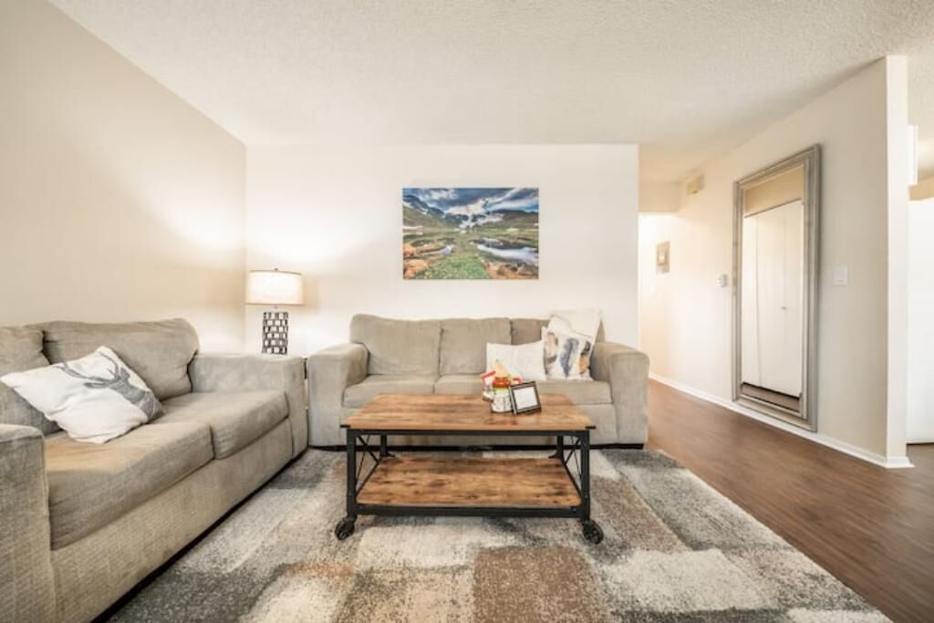 ❤Cozy in the Springs! 2 BR, Kitchen. 5 Guests!❤