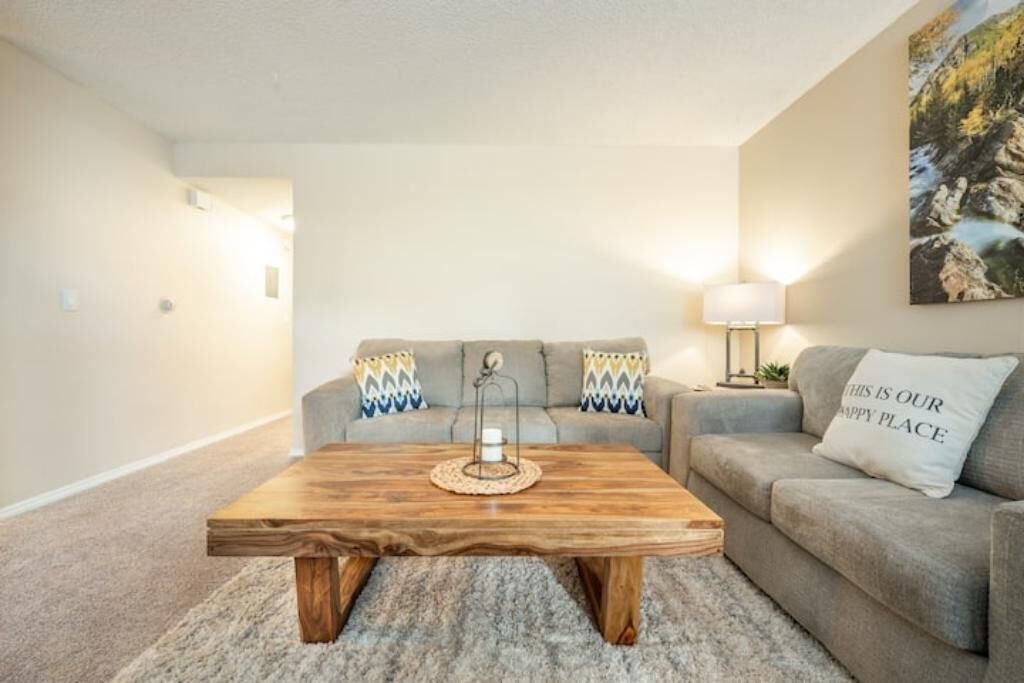 "Retreat in the Springs!" 2 BR Condo - Sleeps 5!