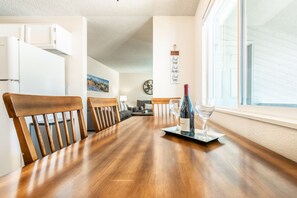 Dining - ⁂GETAWAY SUITE! Condo - Sleeps Five - 2 BR/1BA⁂ (Colorado Springs)