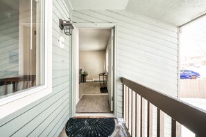 Terrace/patio - ⁂GETAWAY SUITE! Condo - Sleeps Five - 2 BR/1BA⁂ (Colorado Springs)