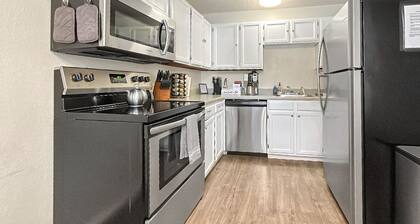 "Suite Springs" - Entire 2 BR Spacious Residence