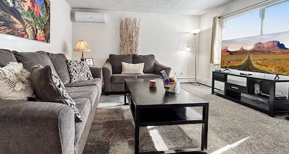 Beauty in the Springs"Entire Condo Great Location