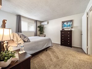2 bedrooms, iron/ironing board, travel crib, free WiFi