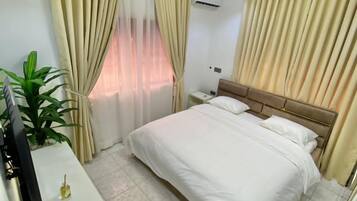 Luxury-Apartment | 1 Schlafzimmer, Verdunkelungsvorhänge, Bügeleisen/Bügelbrett