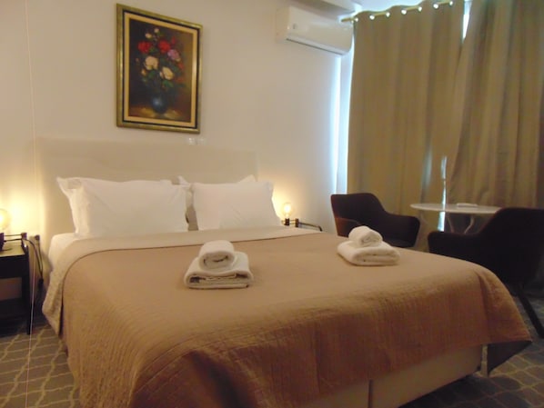 1 soverom, skrivebord, strykejern/-brett og wi-fi