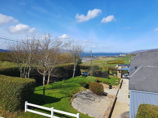 Property grounds - Quiet 2-Bed Buncrana Home (Buncrana)