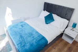 2 bedrooms, iron/ironing board, WiFi, bed sheets - Cosy Apartment in North London (London)