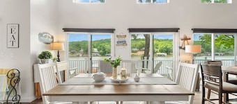 Modern Lake Front House Lake of the Ozarks 4 bed 2 bath Dock Boat private MM44