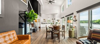 Modern Lake Front House Lake of the Ozarks 4 bed 2 bath Dock Boat private MM44