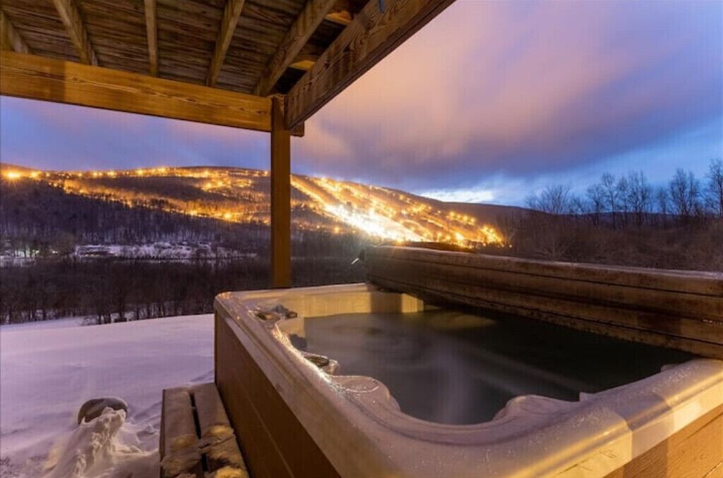 Tina de hidromasaje al aire libre