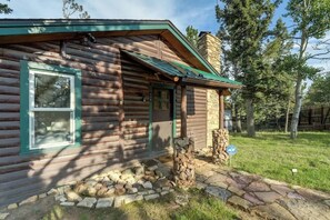 Exterior detail - Come to the Hideout! Hot Tub, Fire Pits & Views! (Woodland Park)