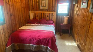 2 bedrooms, in-room safe, iron/ironing board, free WiFi