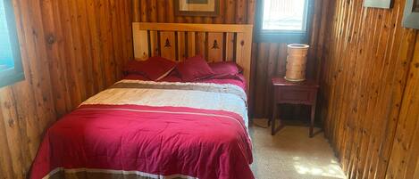 2 bedrooms, in-room safe, iron/ironing board, free WiFi