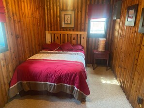 2 bedrooms, in-room safe, iron/ironing board, free WiFi