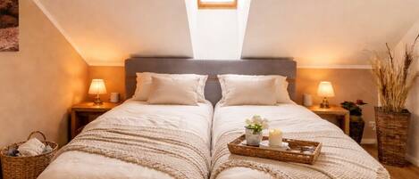 2 bedrooms, WiFi, bed sheets