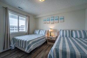 2 عدّة غرف نوم وواي فاي مجانًا وملاءات أسرّة