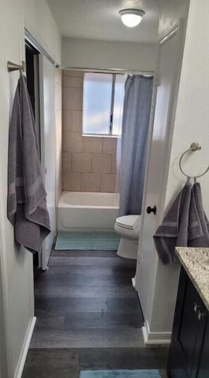 مجففات شعر، مناشف، شامبو