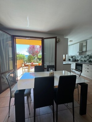 Dining - Apartment just steps away from the sea with pool and whirlpool (Pesaro)