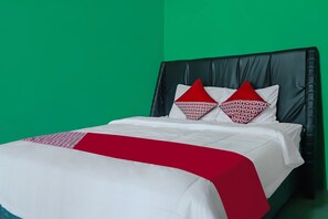 Deluxe Twin Room - Hotel O Wisma Melyro Syariah Near Yamaha - Thamrin Brothers Cabang Muara Dua (Muaradua)