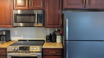 Micro-ondes, four, plaque de cuisson, lave-vaisselle