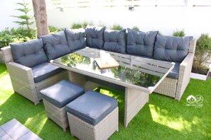 Property grounds - villa private pool and jacuzzi, 5 min from the beach! (Cha Am)