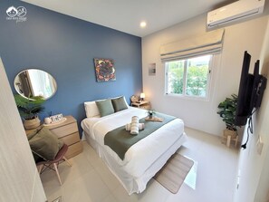 3 bedrooms, free WiFi, bed sheets - villa private pool and jacuzzi, 5 min from the beach! (Cha Am)