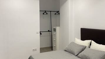 2 bedrooms, WiFi, bed sheets, wheelchair access