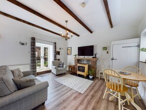 Deluxe Cottage, Ensuite, Garden View (Old Smithy) | Lounge - Blacksmiths Cottages (Filey)