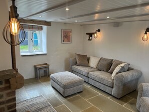 พรีเมียมคอทเทจ, ห้องน้ำในตัว, วิวสวนหย่อม (Blacksmith Cottage) | เลานจ์