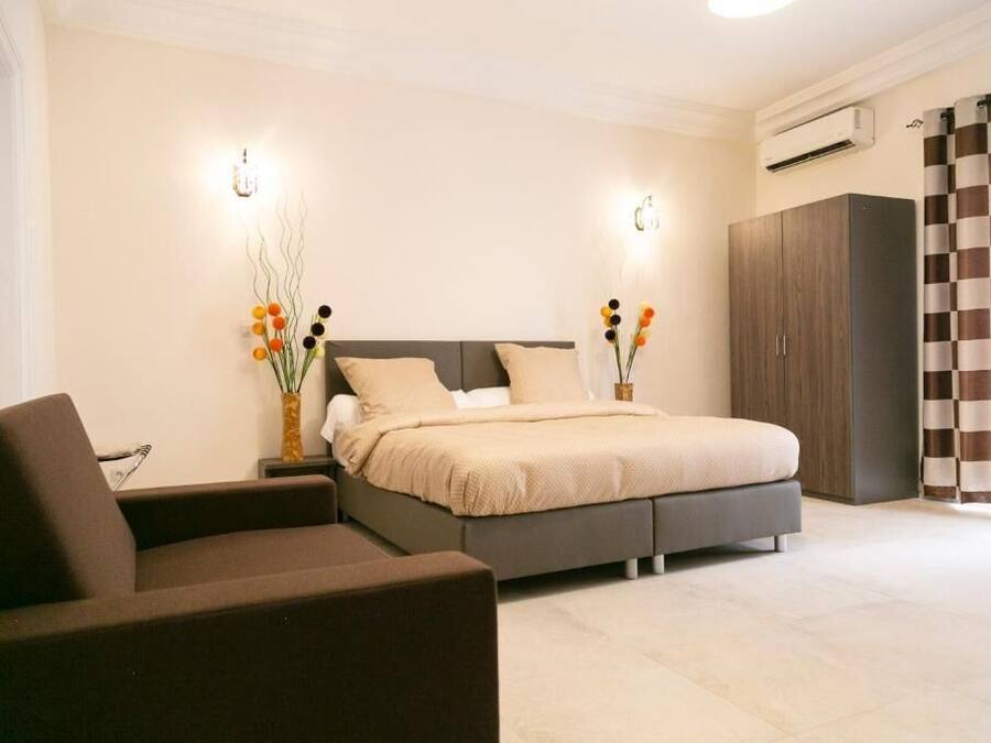 Premium bedding, pillowtop beds, desk, blackout drapes