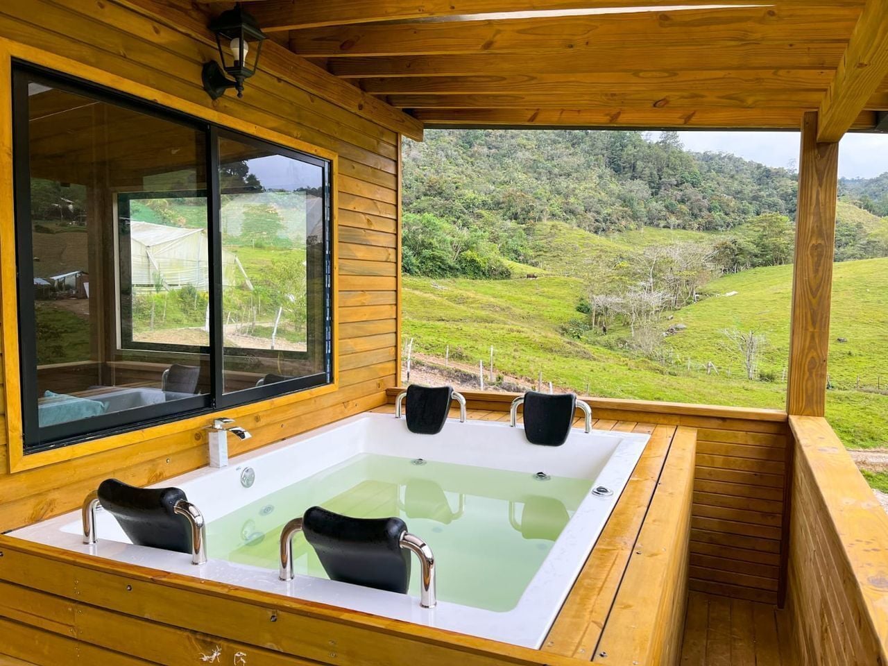 Cabaña Gaia de Madera Con Jacuzzi