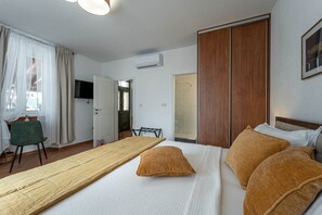 2 Schlafzimmer, Zimmersafe, Bügeleisen/Bügelbrett, Reisekinderbett