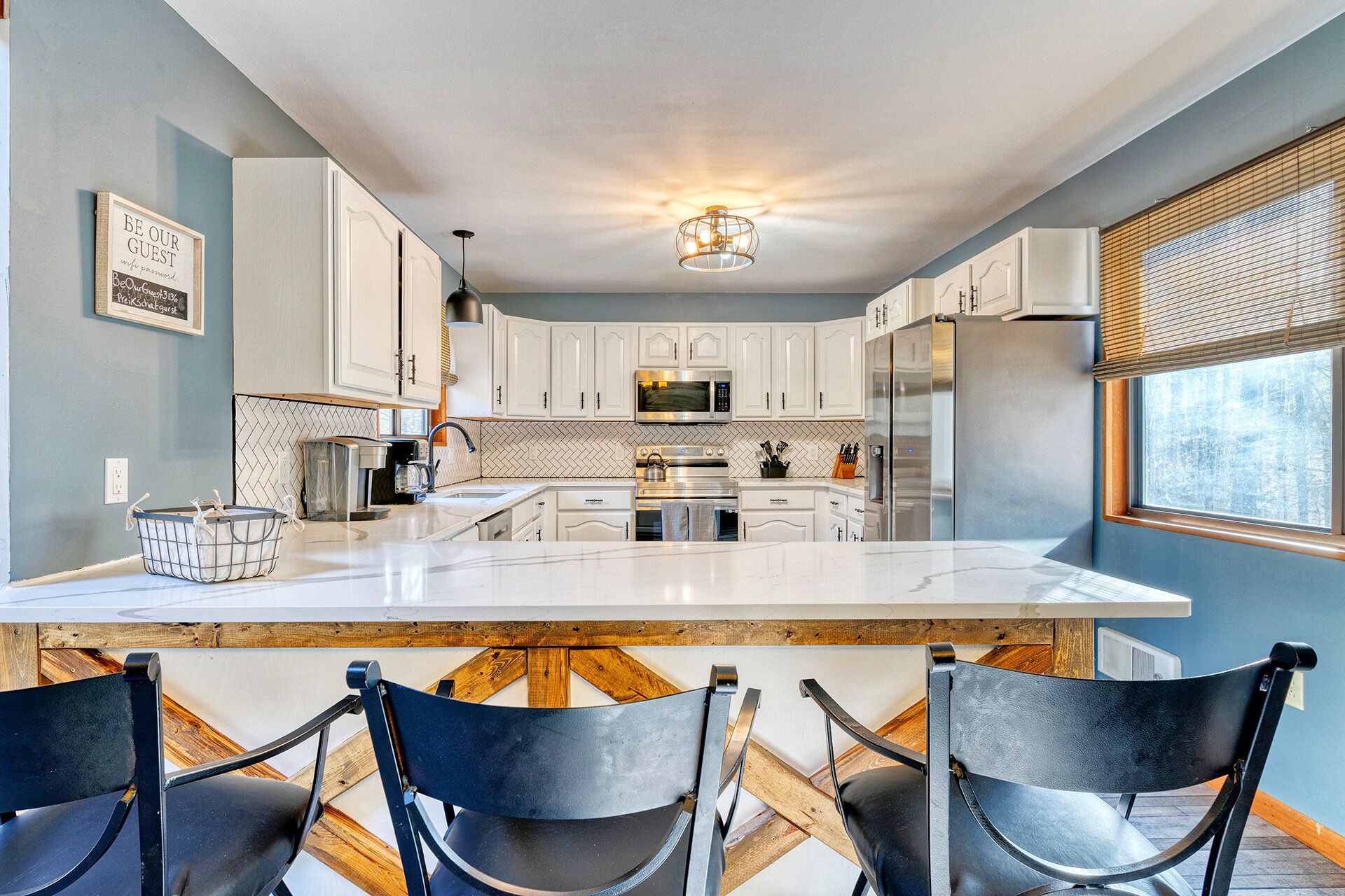 Spacious Home in Lake and Snow Community with Game Room