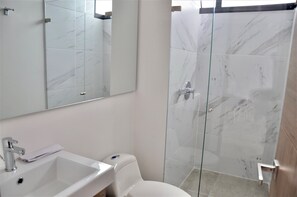 Handtücher, Seife, Toilettenpapier