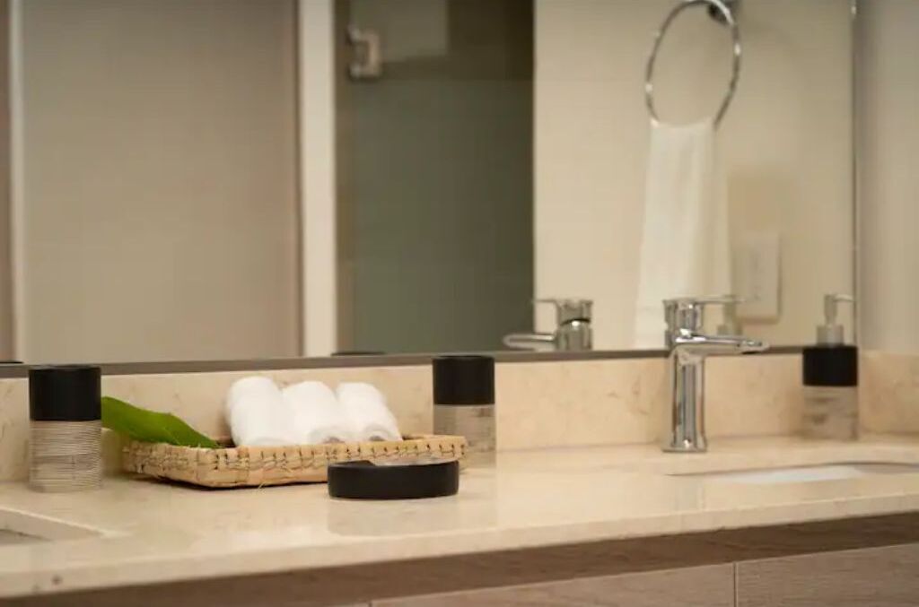 BestView New Condo w/ Arch View 2.5 BA 2 BR