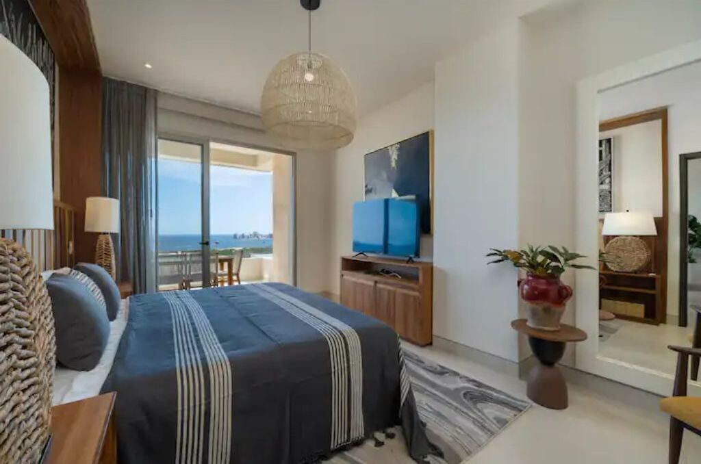 BestView New Condo w/ Arch View 2.5 BA 2 BR