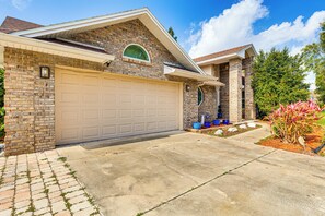 Exterior - 5 Mi to Lake Eola Park: Orlando Home w/ Pool! (Orlando)