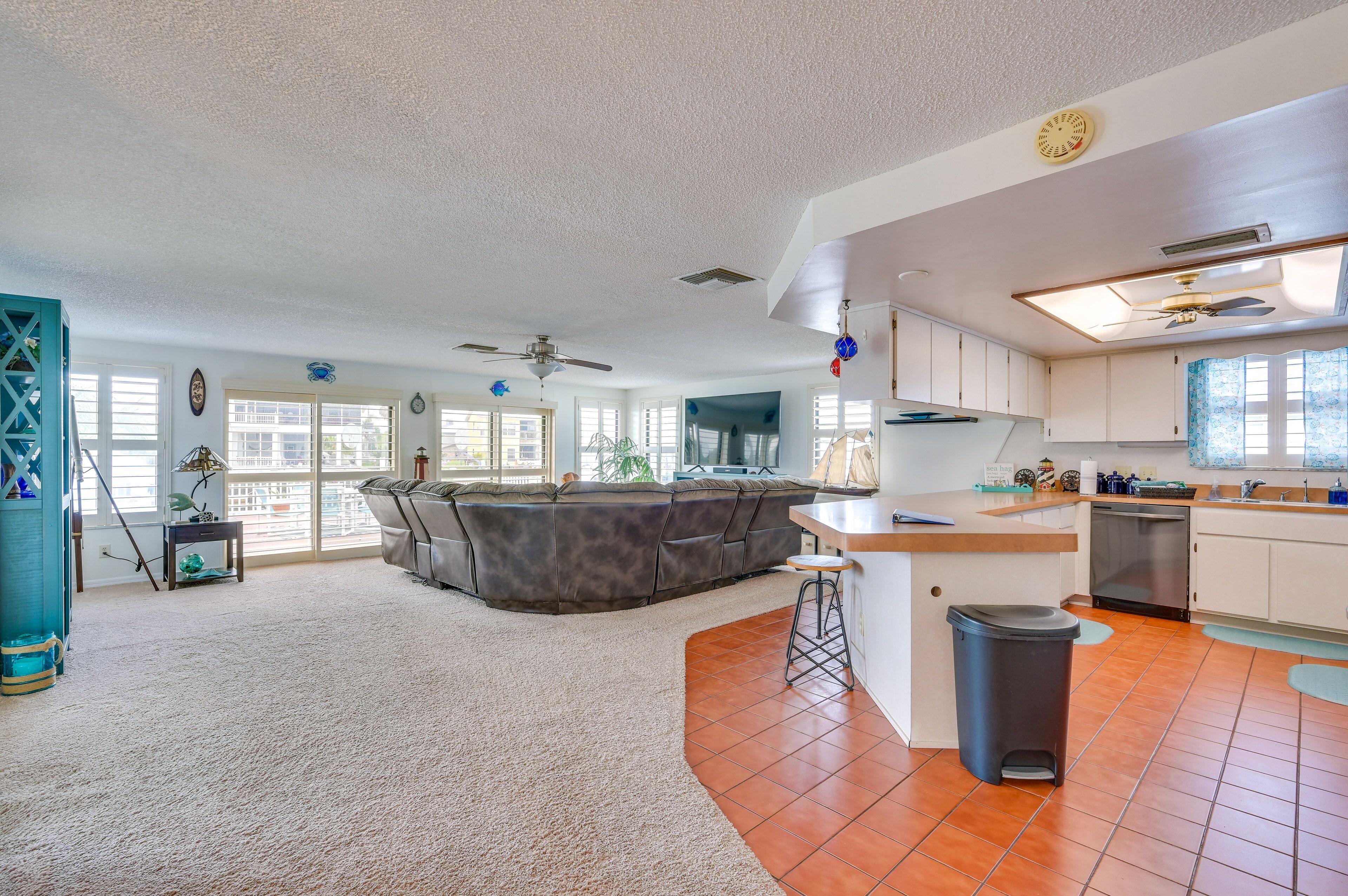 Canal-Front Hernando Beach Escape: Pool, Dock!