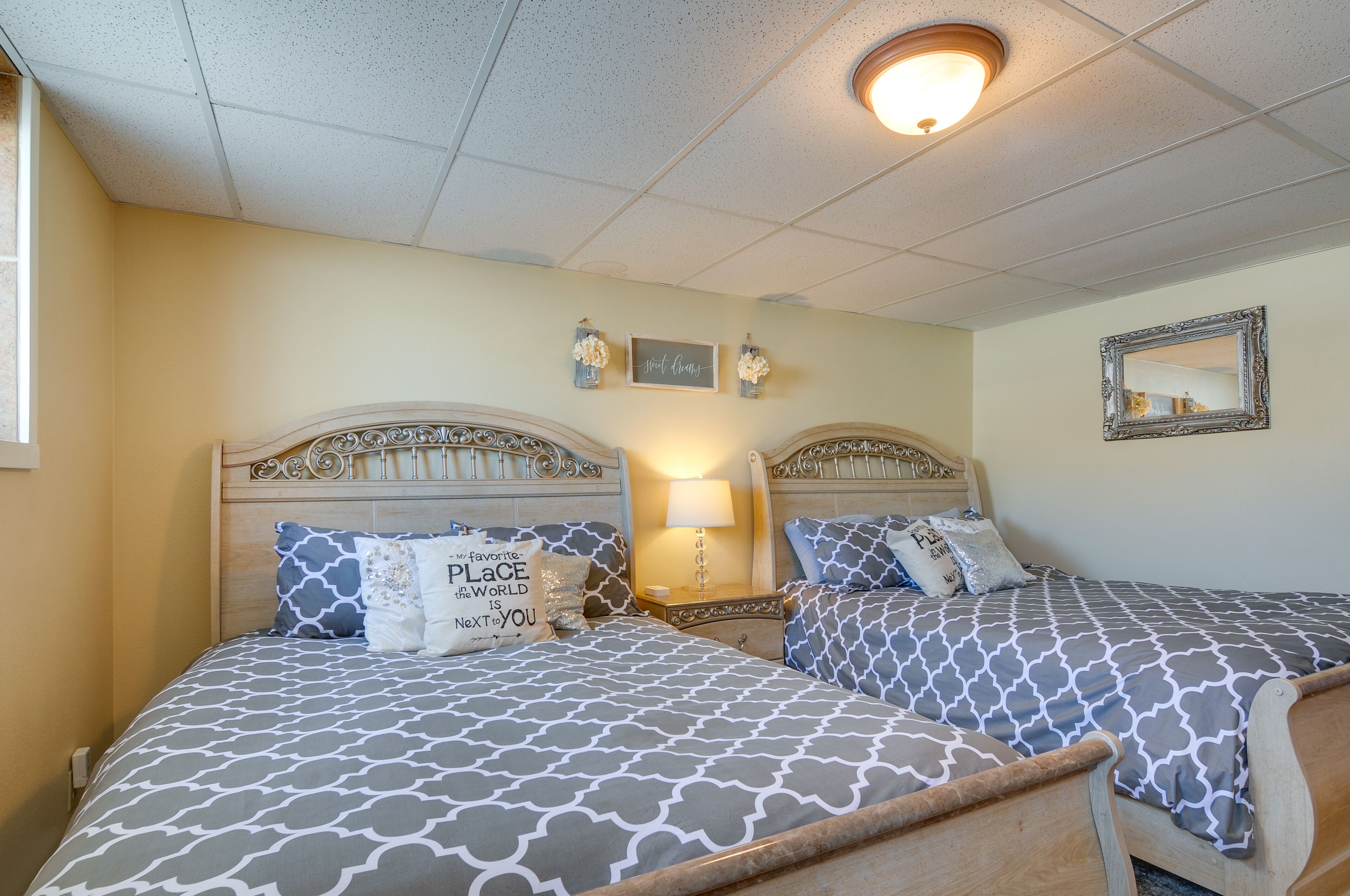 2 chambres, bureau, lit de bébé portatif, Wi-Fi